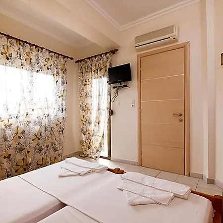 فندق Oasis يميناريا
