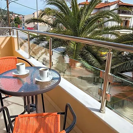 فندق Oasis يميناريا