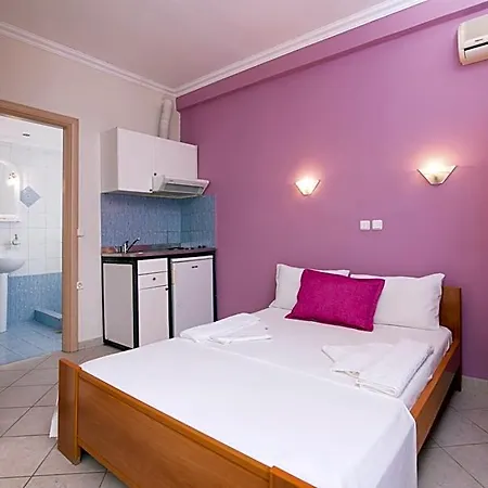 فندق Oasis يميناريا